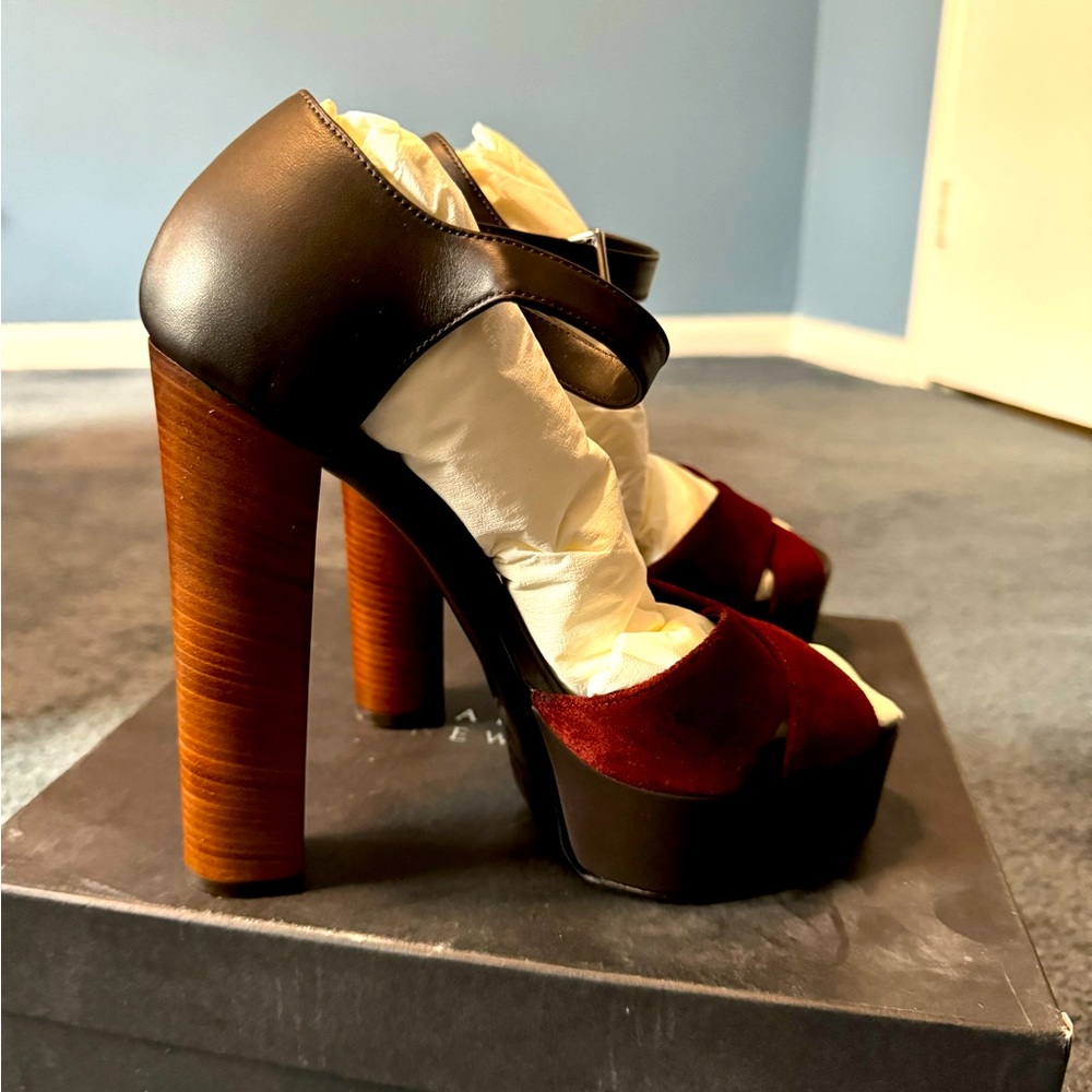 Barneys New York Peep Toe Sandals High Heel NIB Size 9/39